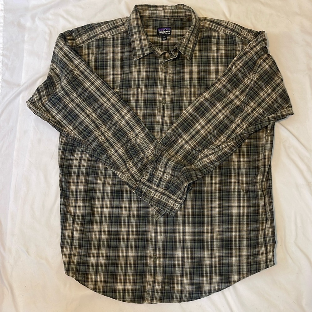 Men’s Patagonia Organic Cotton Plaid Button Down Shirt, XL, Olive Green